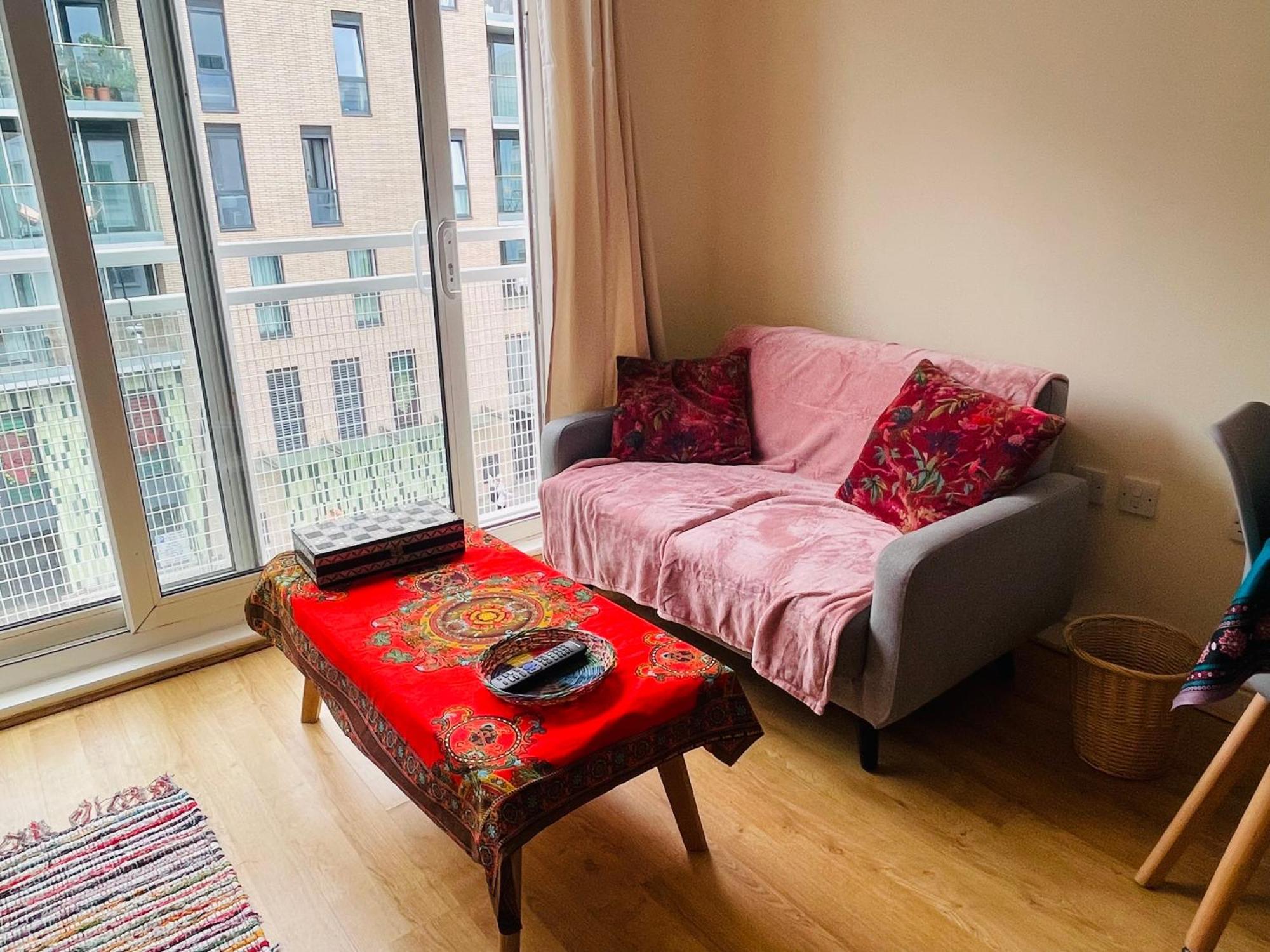 Bright Fun Relaxing Apartment In The Heart Of Epsom Zewnętrze zdjęcie