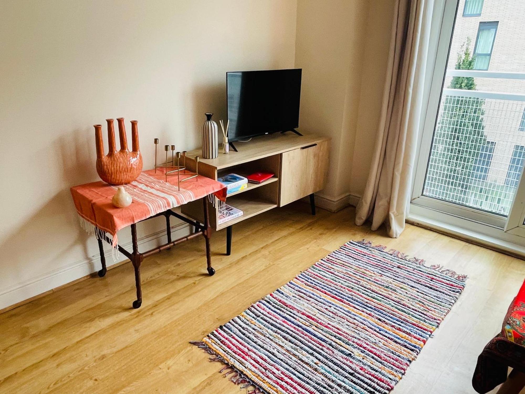 Bright Fun Relaxing Apartment In The Heart Of Epsom Zewnętrze zdjęcie